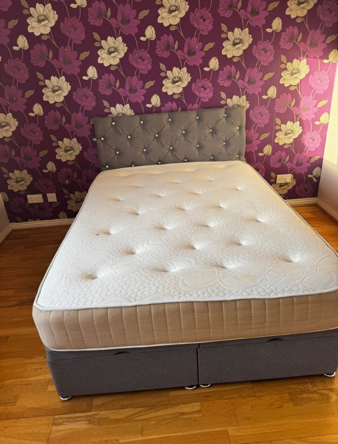 Chesterfield Headboard Divan Bed
